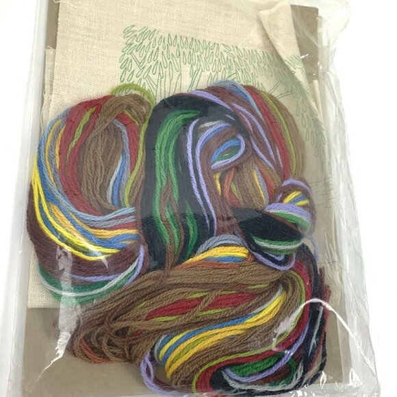 Vtg Crewel Kit Red Covered Bridge Picture Pillow Top Family Circle D302 14x14 - Picture 6 of 6